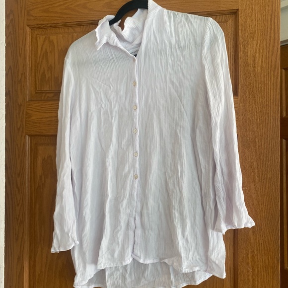 Whitney Beach Shirt in Coconut White
Lovers and Friends - Picture 2 of 3